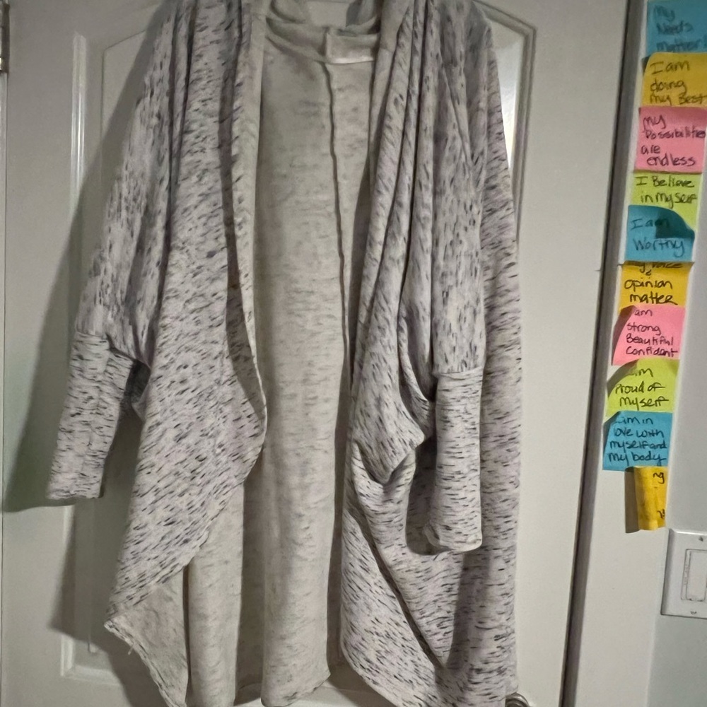 Livi sweater
